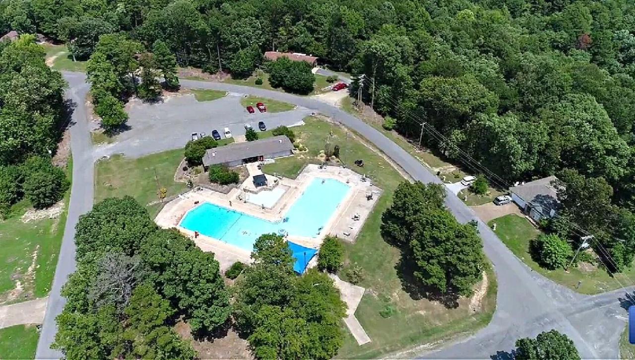 הוט ספרינגס Resort Home On Half A Wooded Acres Sleeps Up To 14 Firepit For Smores מראה חיצוני תמונה