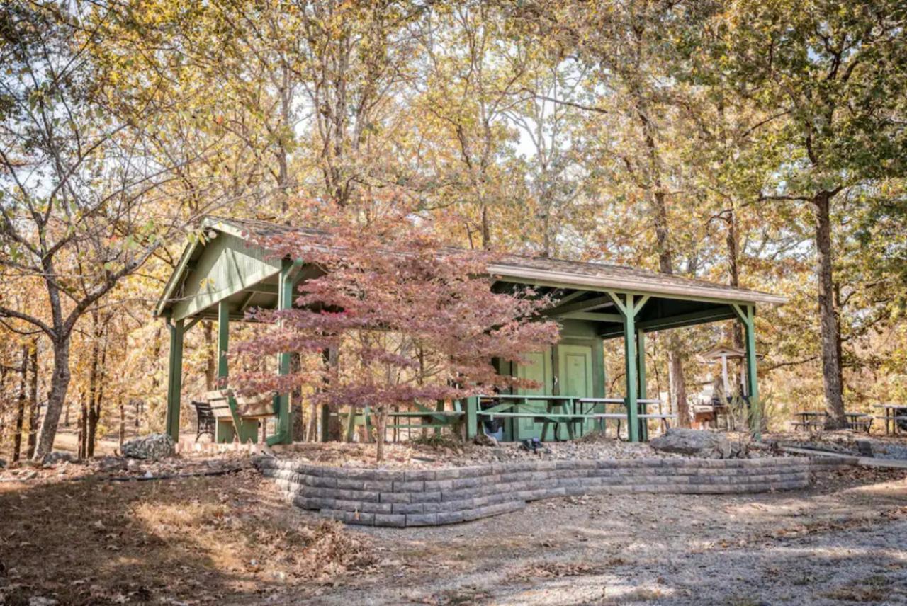 הוט ספרינגס Resort Home On Half A Wooded Acres Sleeps Up To 14 Firepit For Smores מראה חיצוני תמונה