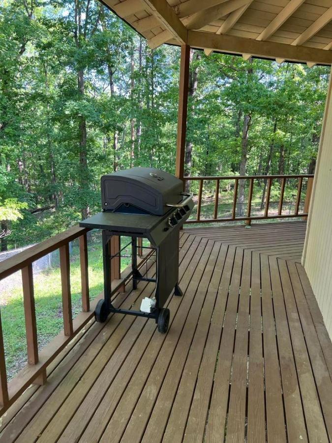 הוט ספרינגס Resort Home On Half A Wooded Acres Sleeps Up To 14 Firepit For Smores מראה חיצוני תמונה